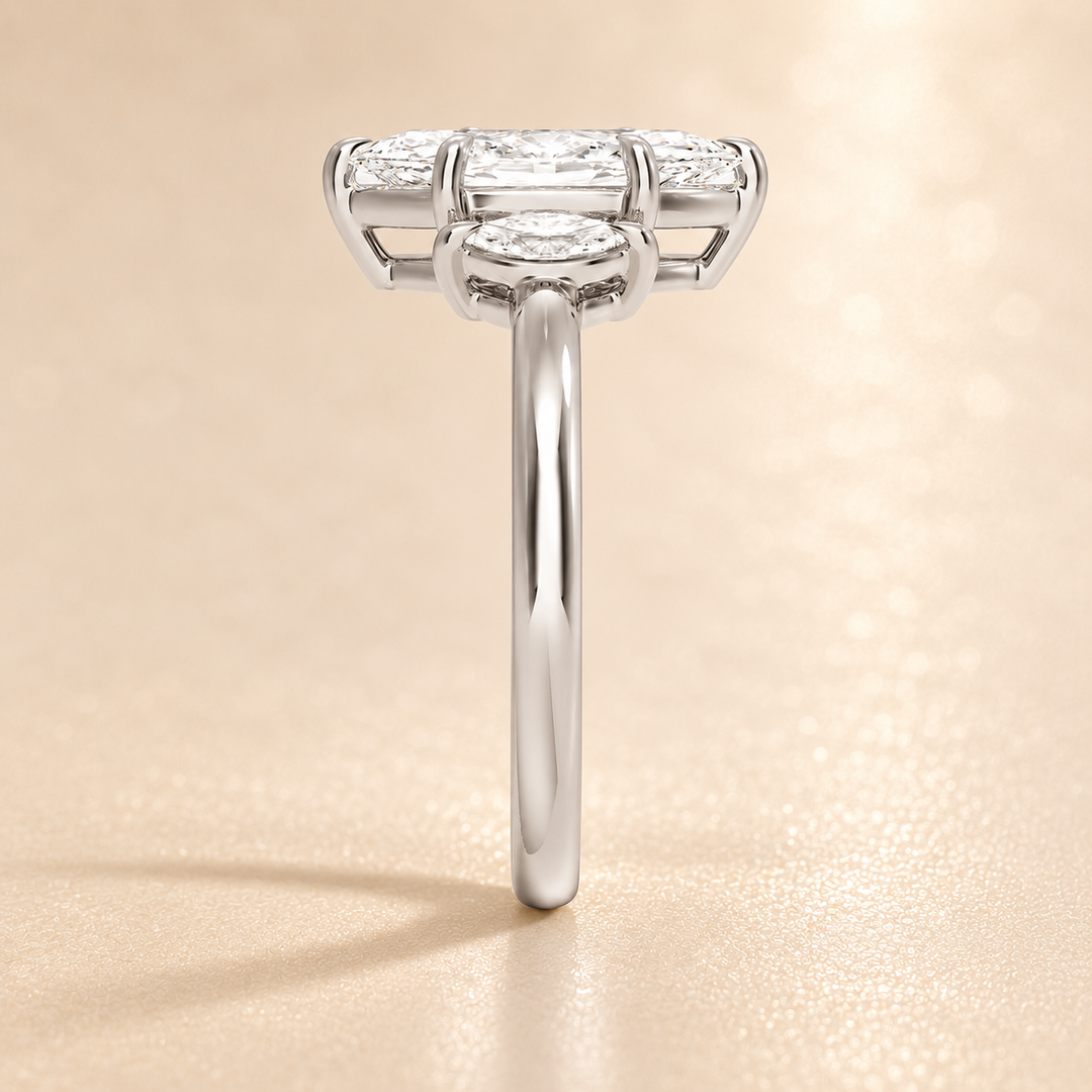 Triology Ring in White Gold