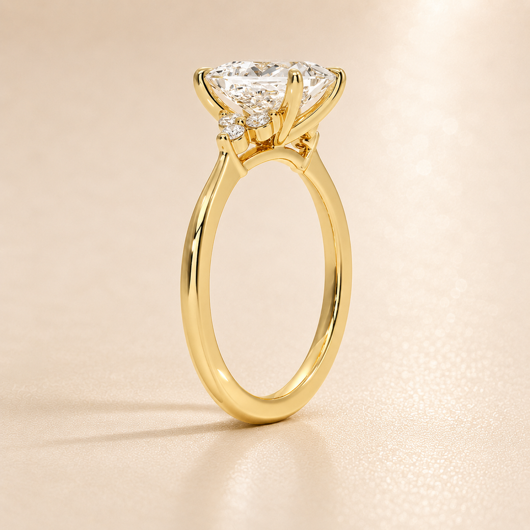 Six round accent diamonds Three Stone Ring in Yellow Gold