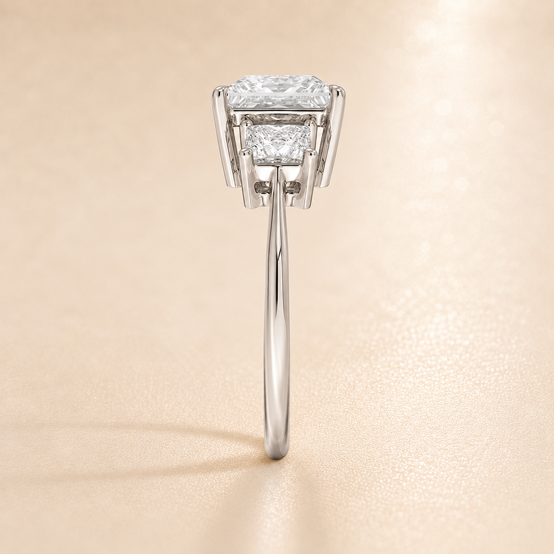Triology Ring in White Gold