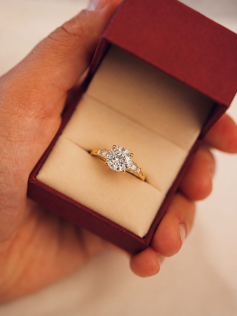 Baguette Triology Engagement Ring in Yellow Gold