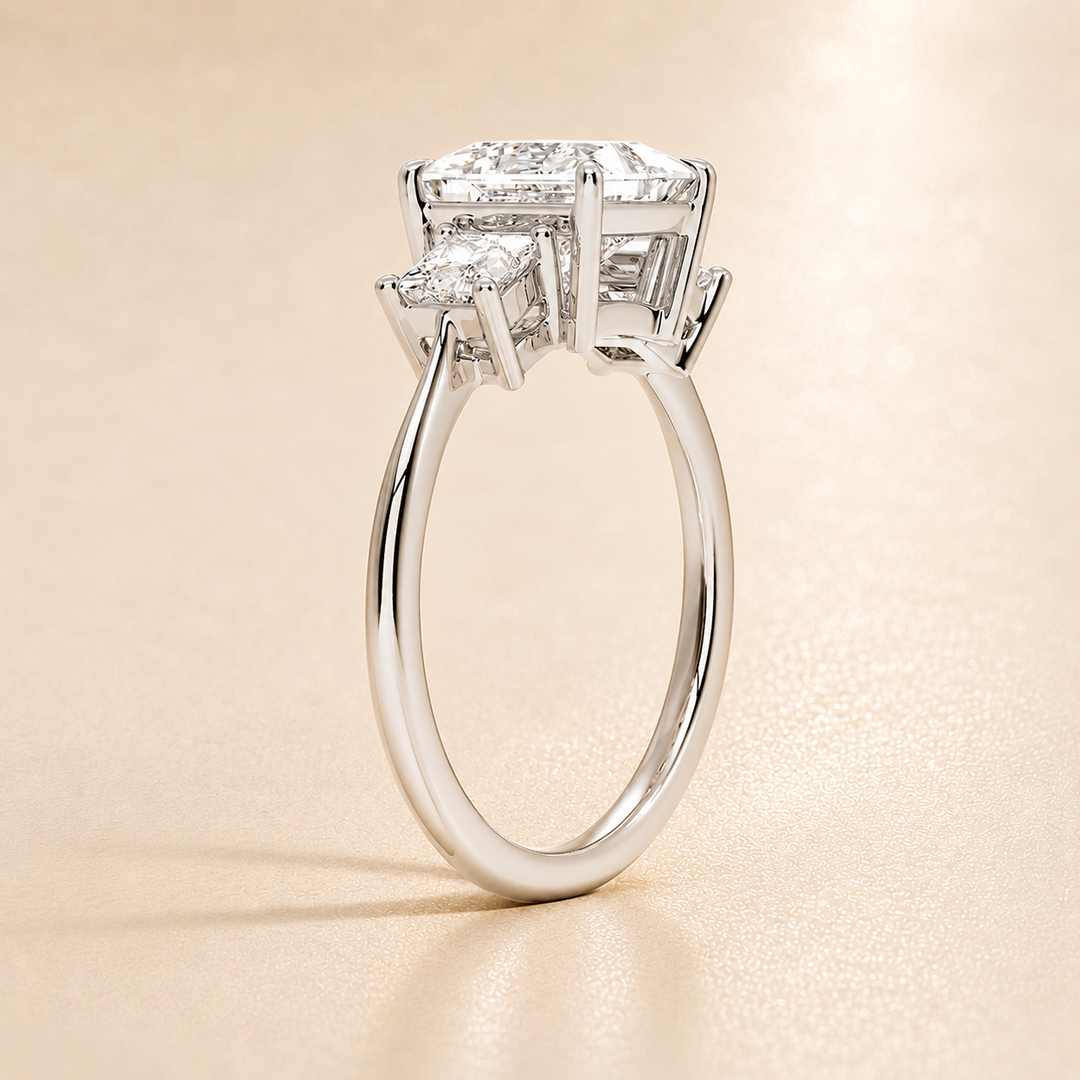 Triology Ring in White Gold