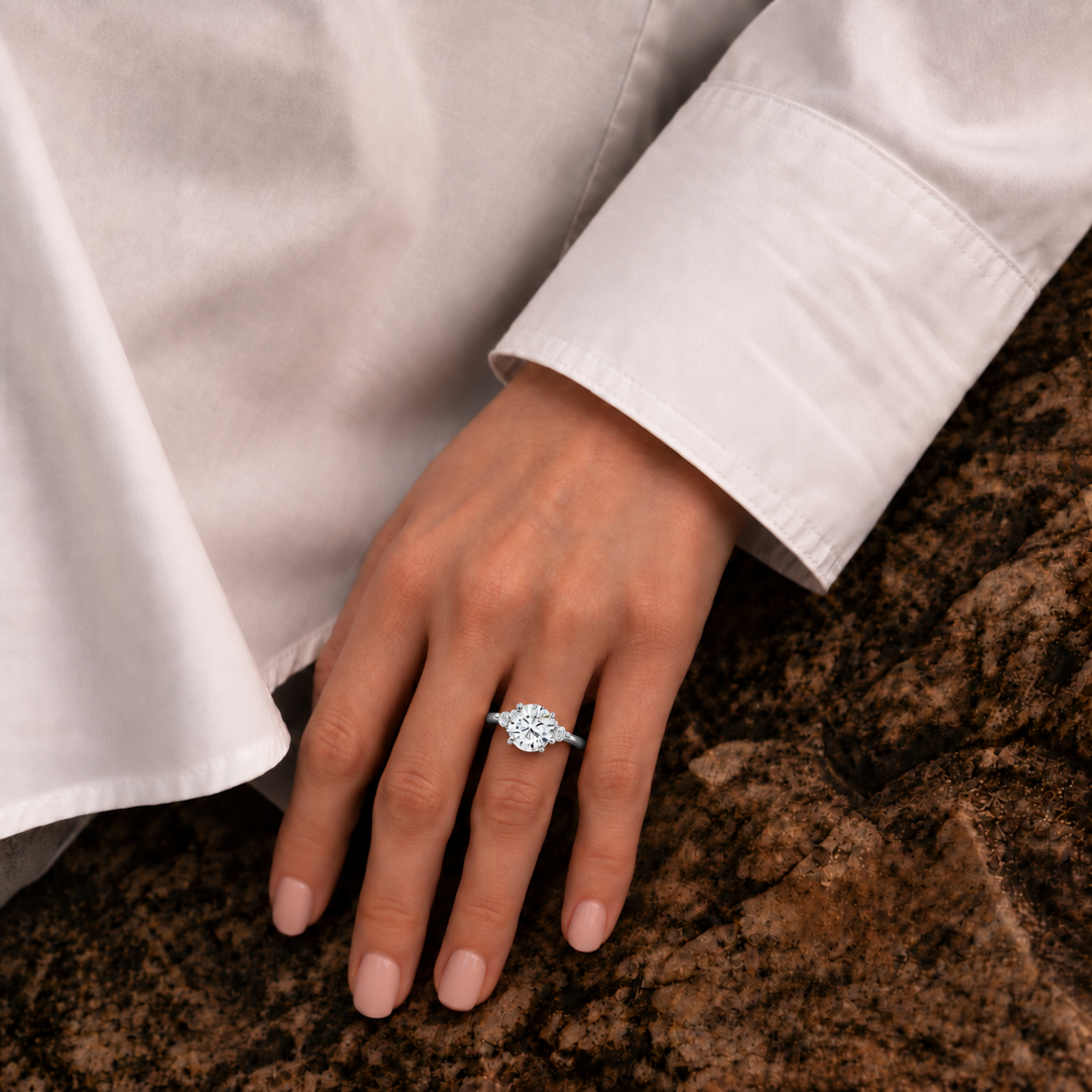 Six round accent diamonds Three Stone Ring in Silver