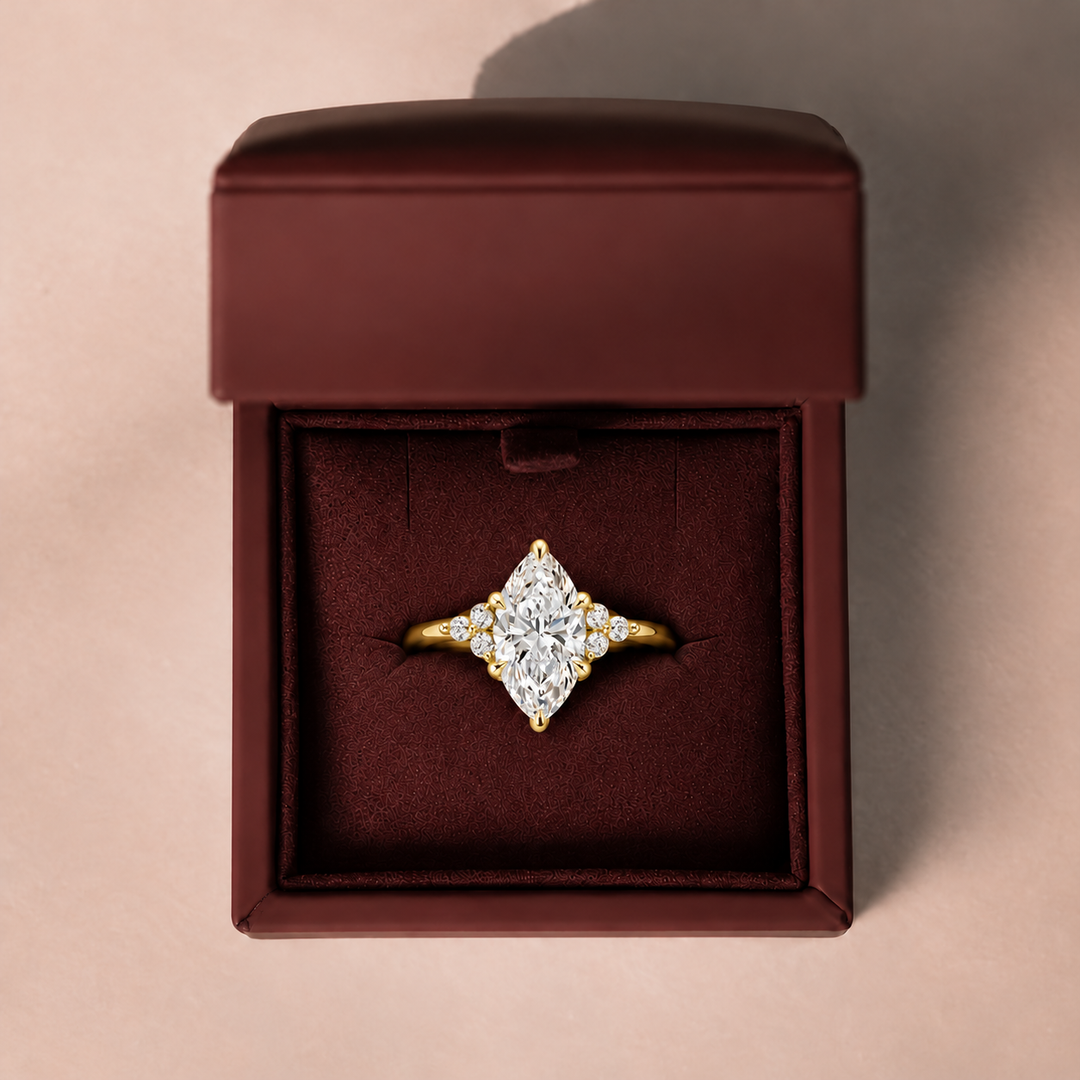Six round accent diamonds Three Stone Ring in Yellow Gold