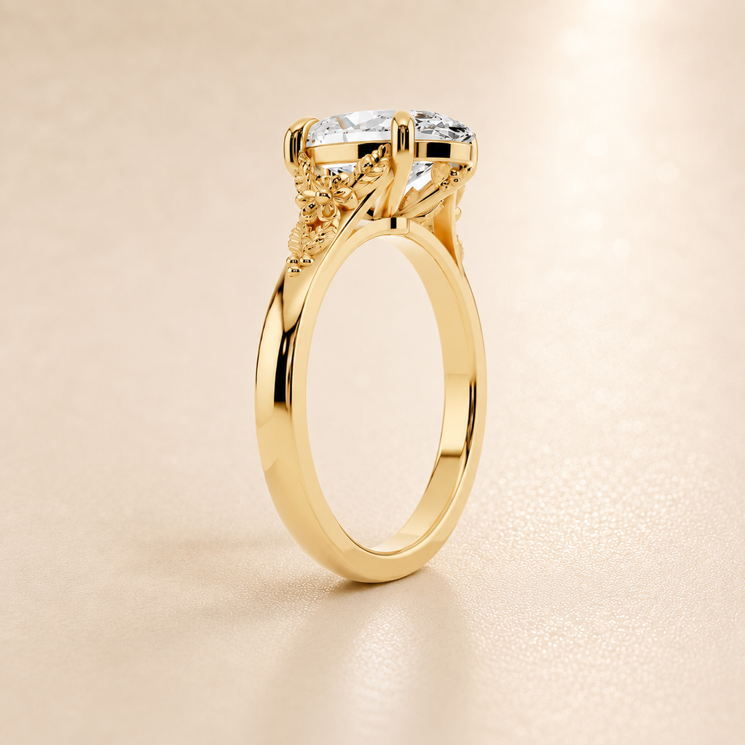 Vintage Diamond Engagement Ring in Gold