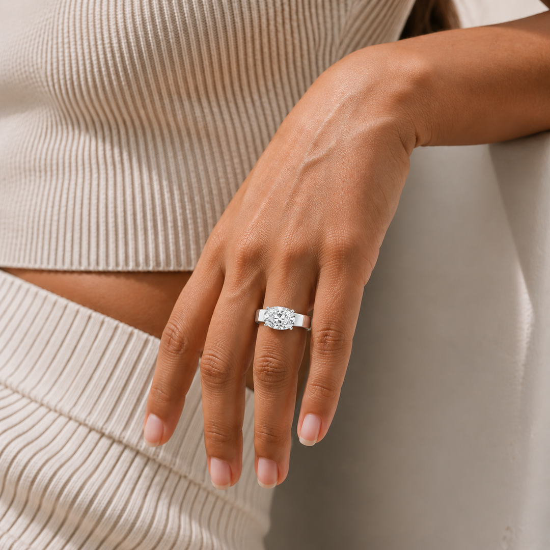 4mm Cigar band East-west Solitaire Ring in Silver